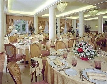 Hotel Savoy2