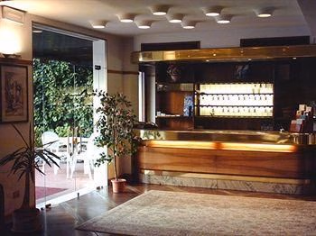 Hotel Desiree0