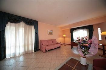 Assinos Palace4