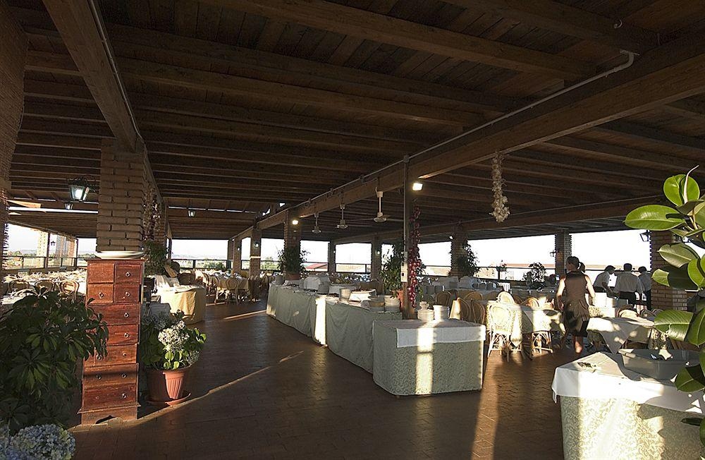Marina del Marchese Beach Resort2