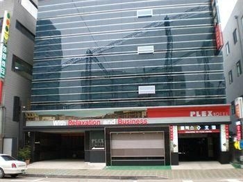 Plex Hotel0