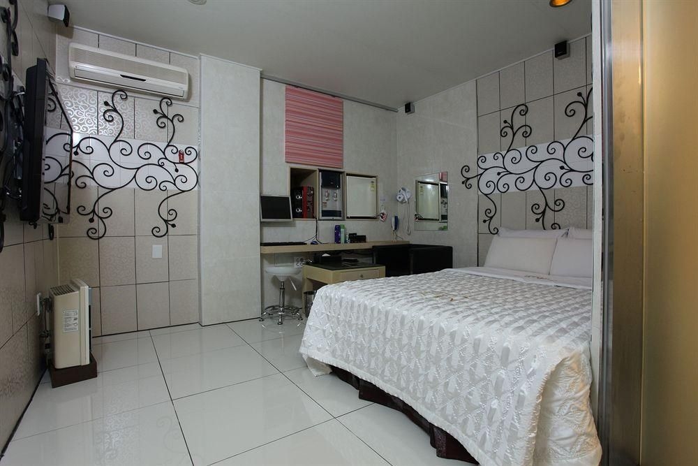 Plex Hotel1