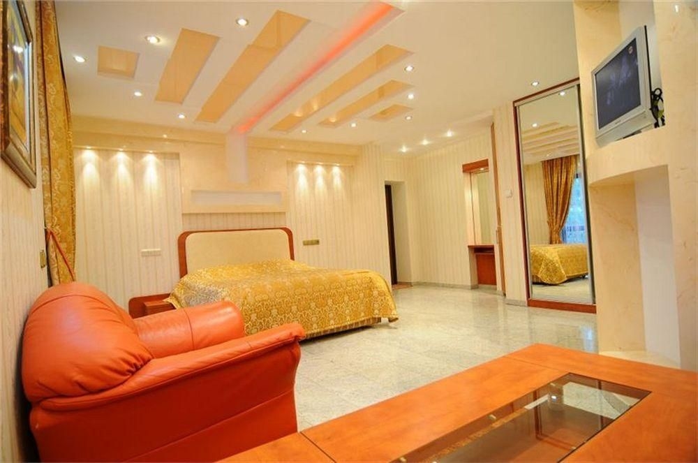 Prestige Hotel0