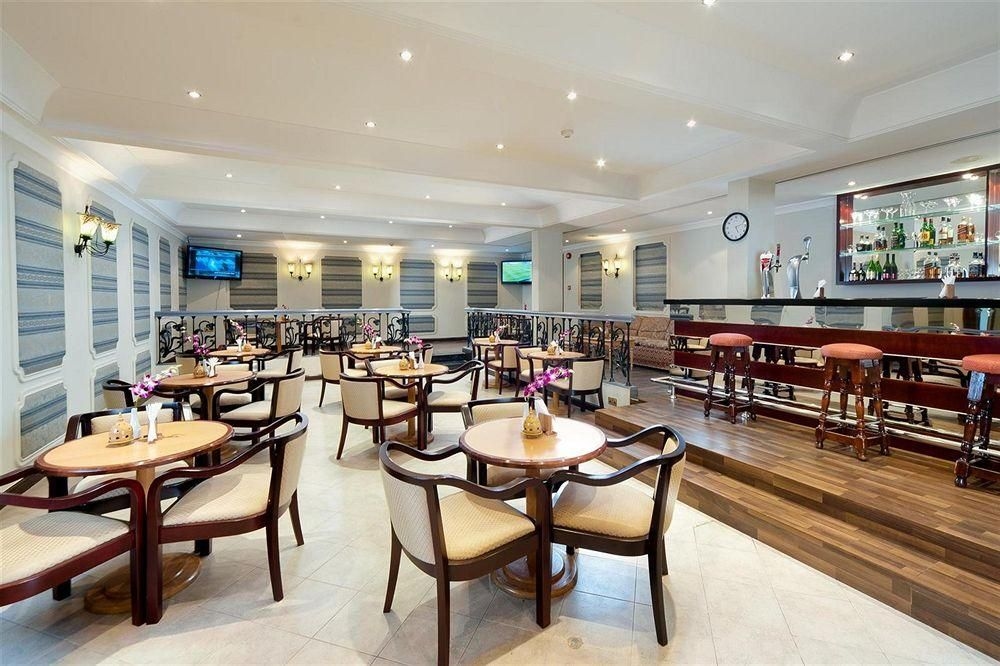 Al Falaj Hotel4