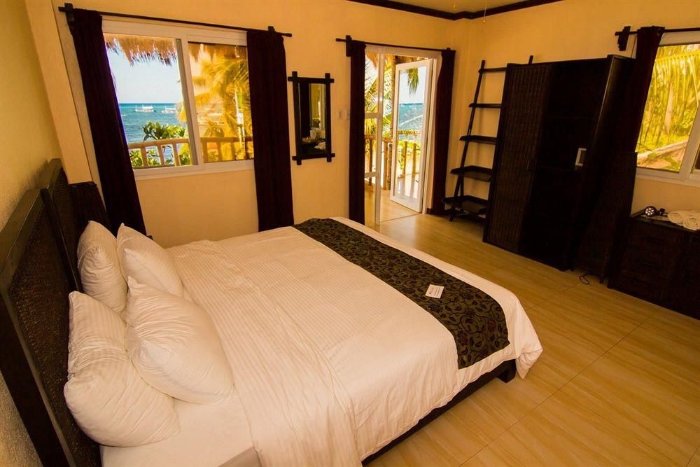 Ocean Vida Beach and Dive Resort1