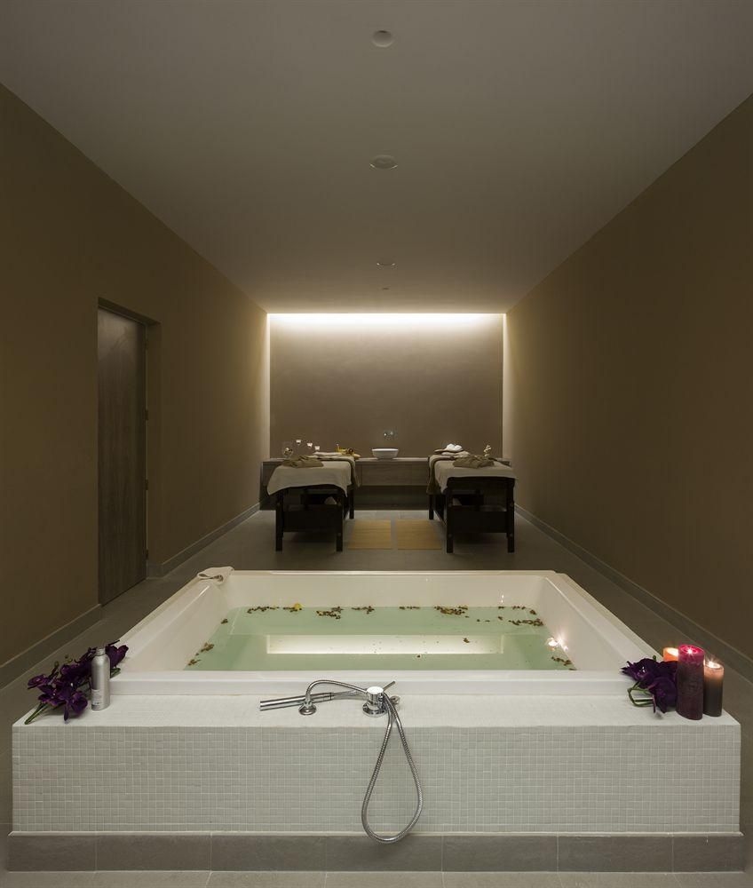 Ecorkhotel2