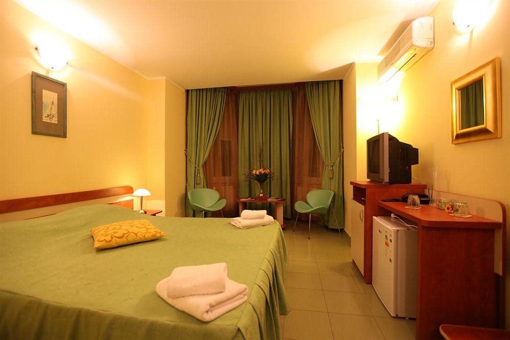 Hotel Traian0