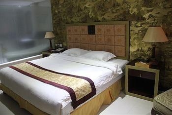 เดอะ พรีวี สวีทส์ (The Privi Suites)1