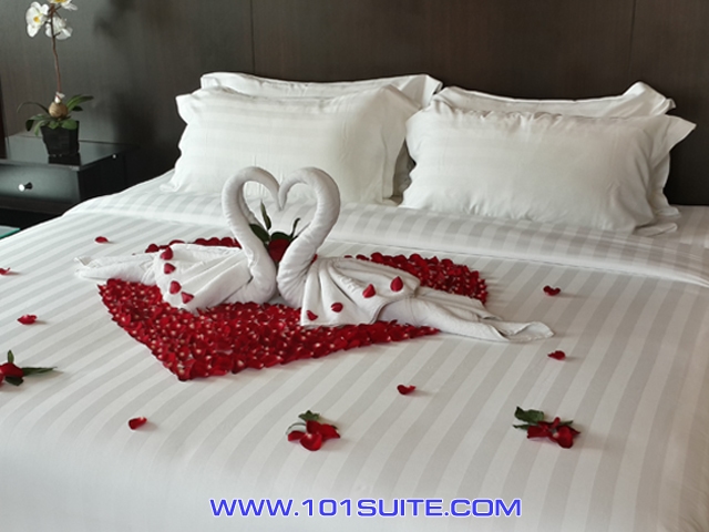 101 ฮอลิเดย์ สวีท (101 Holiday Suite)2