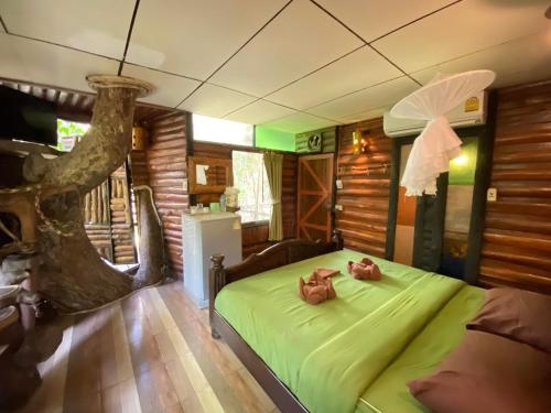 เขาสก ทรีเฮาส์ รีสอร์ท (Khaosok Treehouse Resort)3