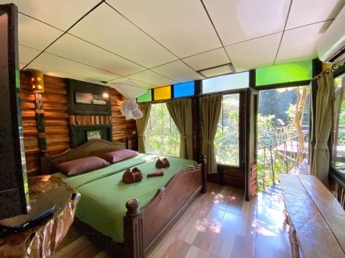 เขาสก ทรีเฮาส์ รีสอร์ท (Khaosok Treehouse Resort)2