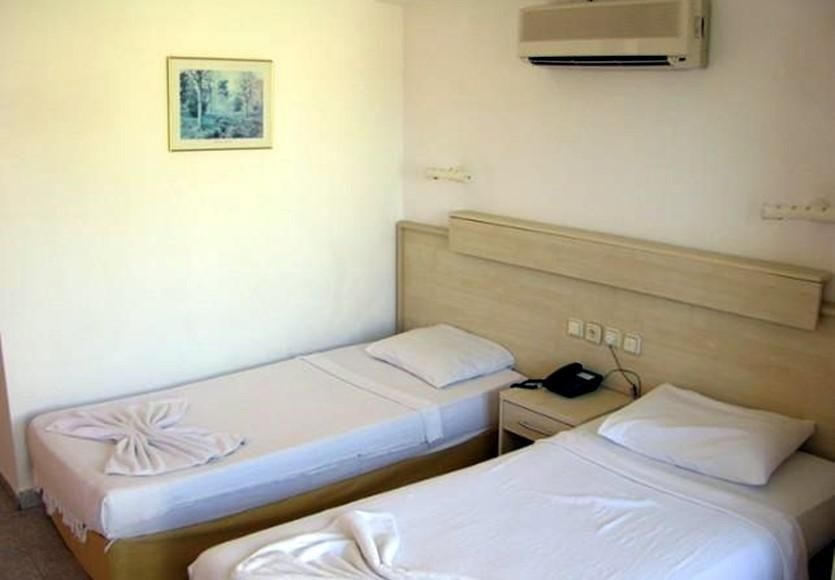 Club Seven Hotel3