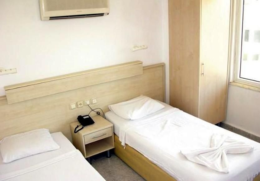 Club Seven Hotel0