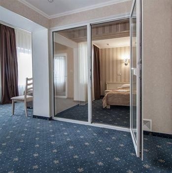 Arcadia Hotel3