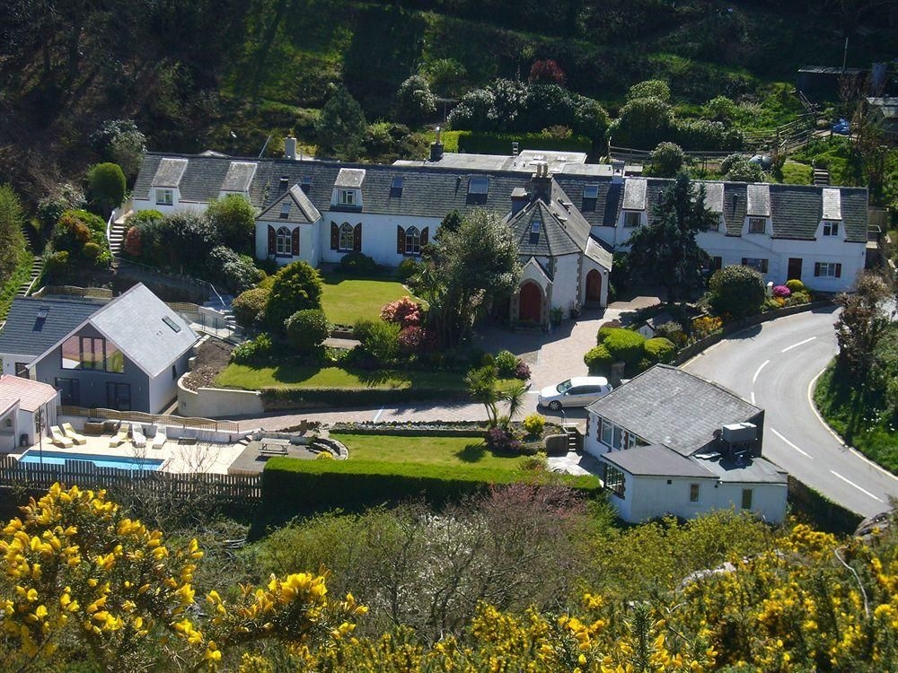 Undercliff Guest House3