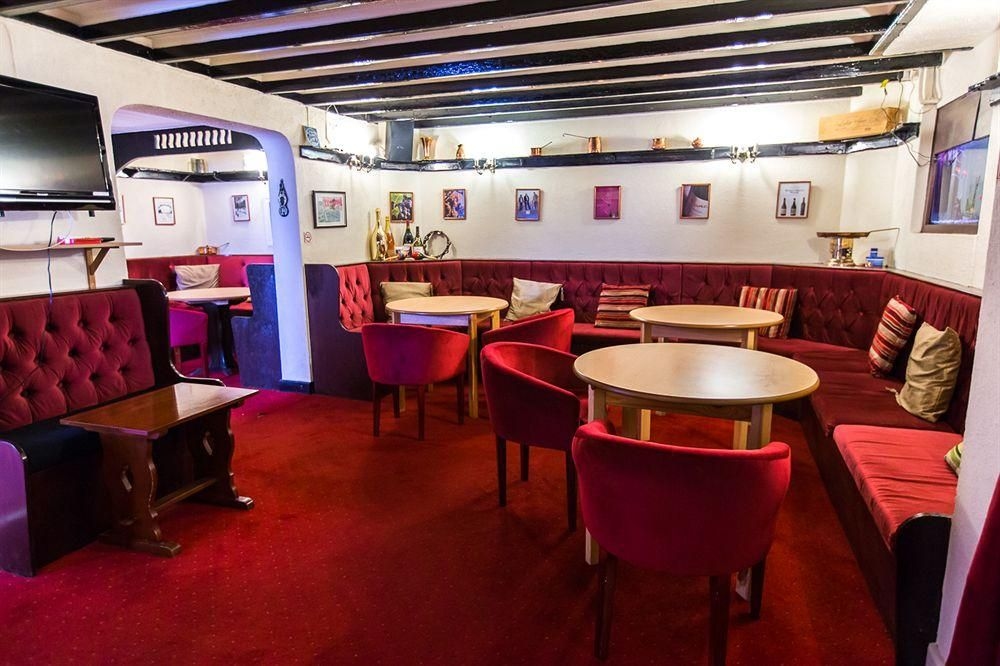 Le Chene Hotel0
