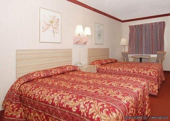 Econo Lodge1