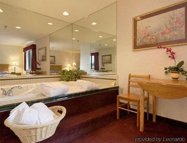 Baymont Inn and Suites Logan1