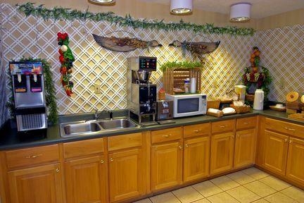 BEST WESTERN HAWKINSVILLE INN AND SUITES2