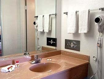 Super 8 Motel Wildwood2