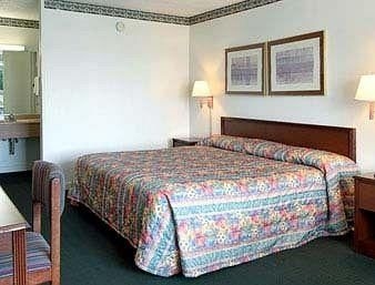 Super 8 Motel Wildwood1