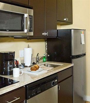 TownePlace Suites by Marriott Gilford3
