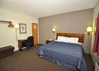 Magnuson Hotel Sandusky4