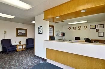 Super 8 Minot3