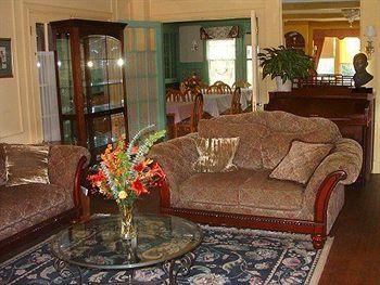Brewster Inn4