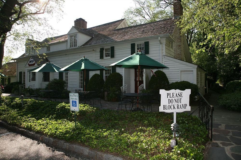 Three Village Inn4