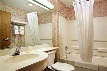 GuestHouse Inn & Suites Sutherlin4