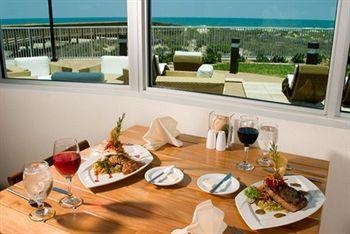 Peninsula Island Resort & Spa - All Suites1
