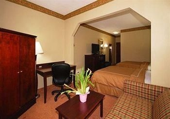 Comfort Suites Hinesville3