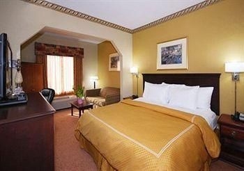 Comfort Suites Hinesville4