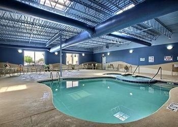 Econo Lodge1