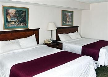 Econo Lodge Inn And Suites0