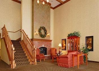 Comfort Inn And Suites 17th St1