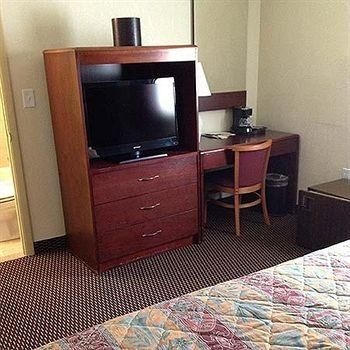 Econo Lodge1