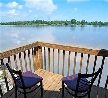 Erie Islands Resort & Marina3