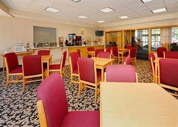 Comfort Suites Clackamas3