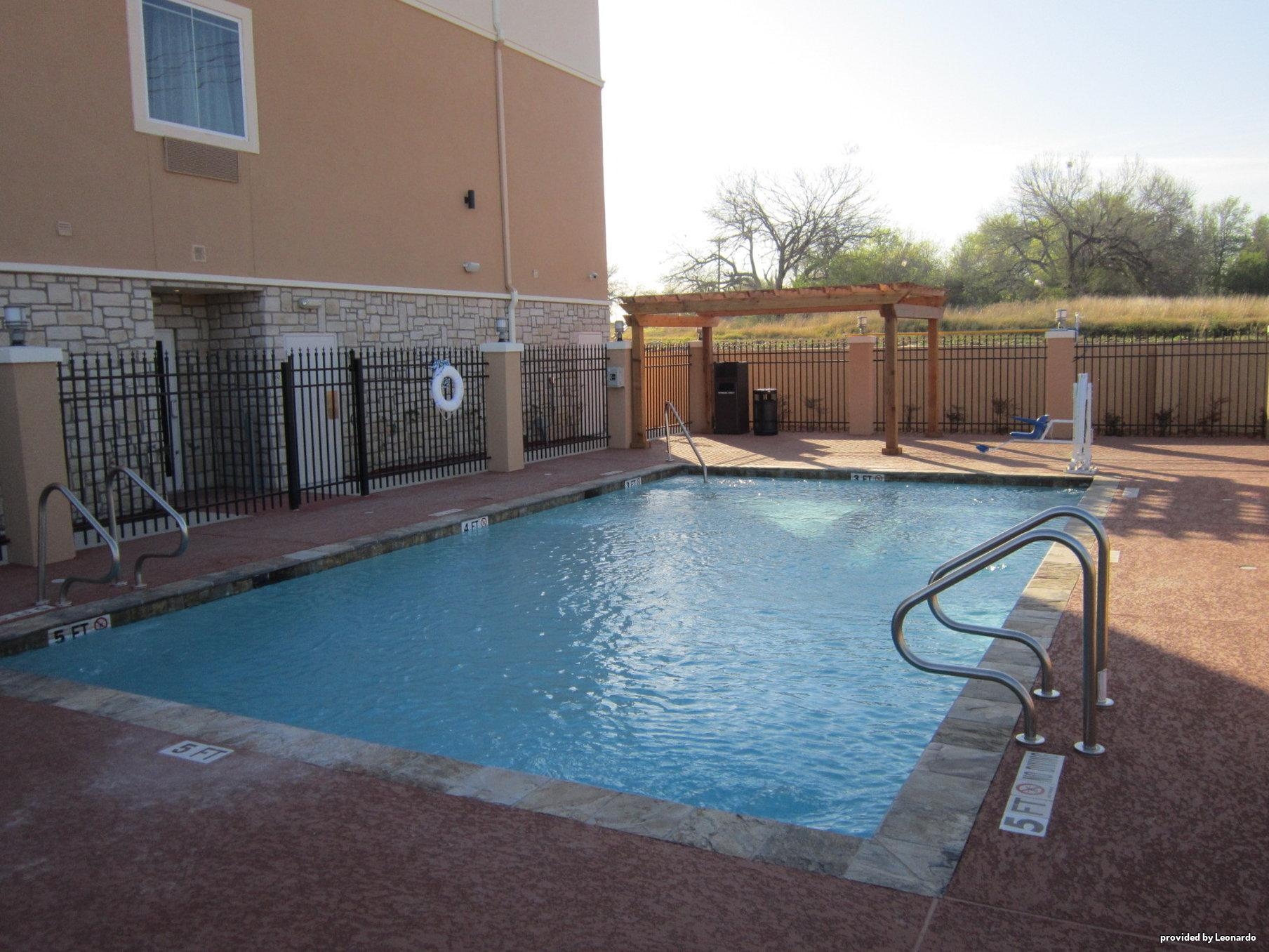 BEST WESTERN PLUS PLEASANTON HOTEL2