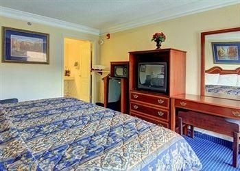 Rodeway Inn1