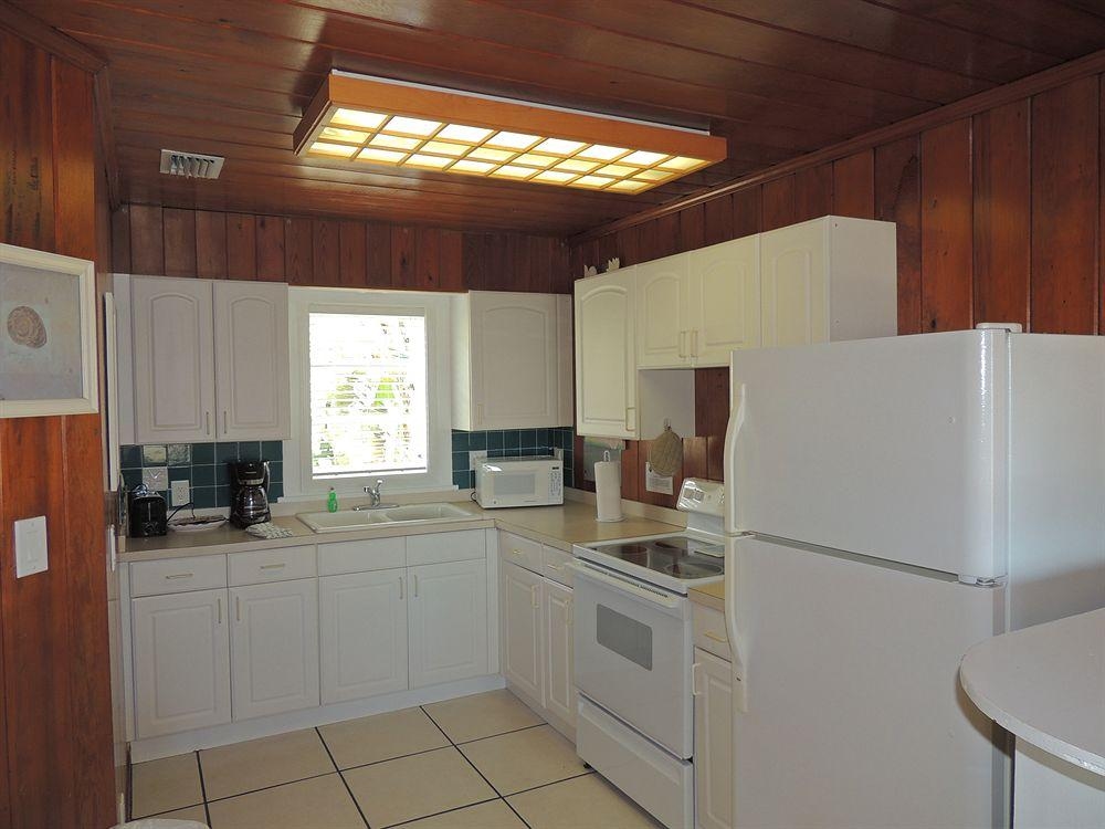 Caribbean Shores Hotel & Cottages2