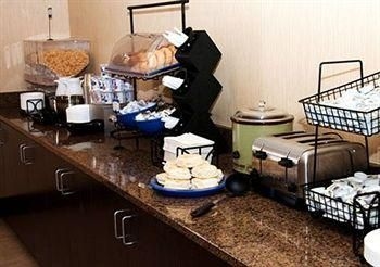 Comfort Inn & Suites3