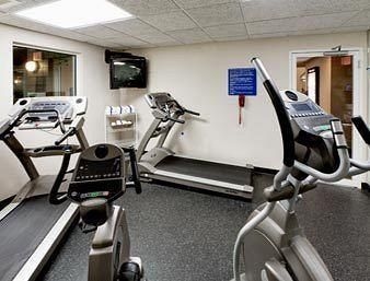 Hawthorn Suites Oshkosh4