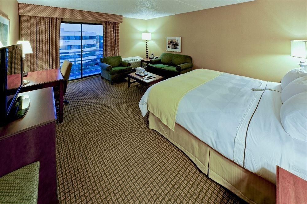 Radisson Hotel Cleveland Airport3
