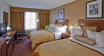 Wyndham Boston Chelsea4