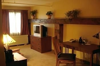 Red Mill Inn0
