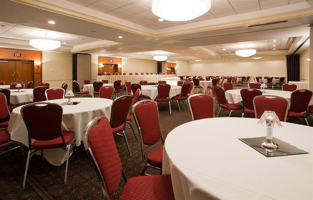 Radisson Hotel Milwaukee West4