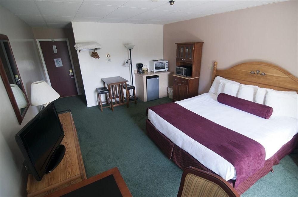 University Inn Academic Suites2